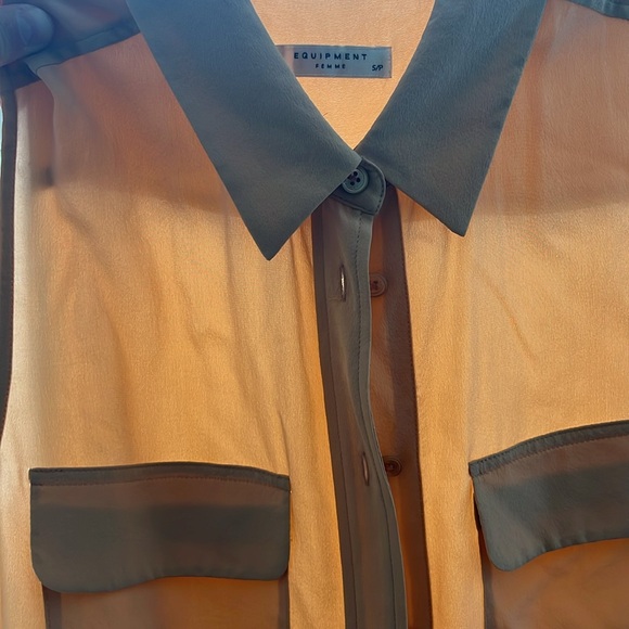 Equipment 100% silk peach collared sleeveless button down - Picture 6 of 7